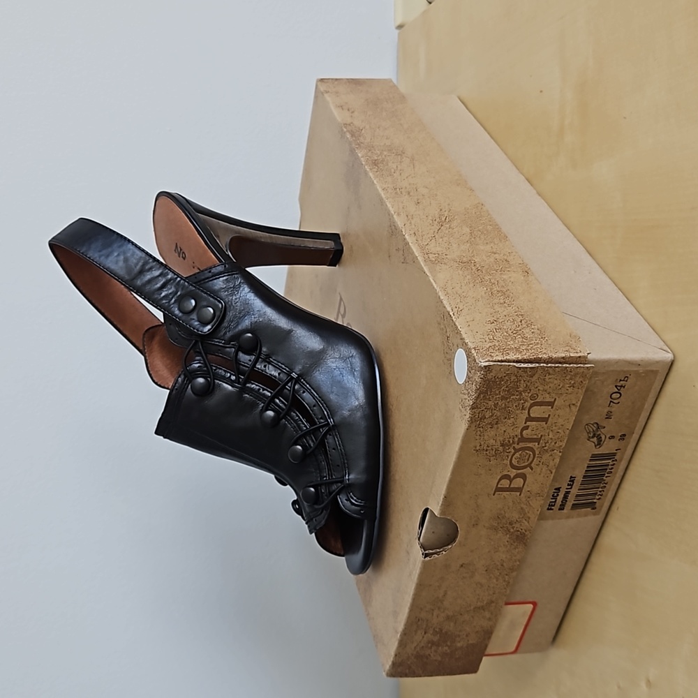 No 704 black leather women's heels